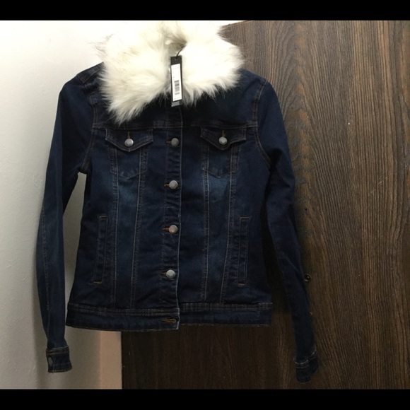 Brand new Tahari denim jacket size small. $40 - Picture 2 of 4